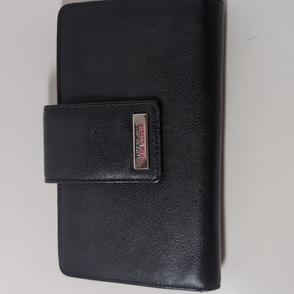 Kenneth Cole Black Wallet - Picture 1 of 10
